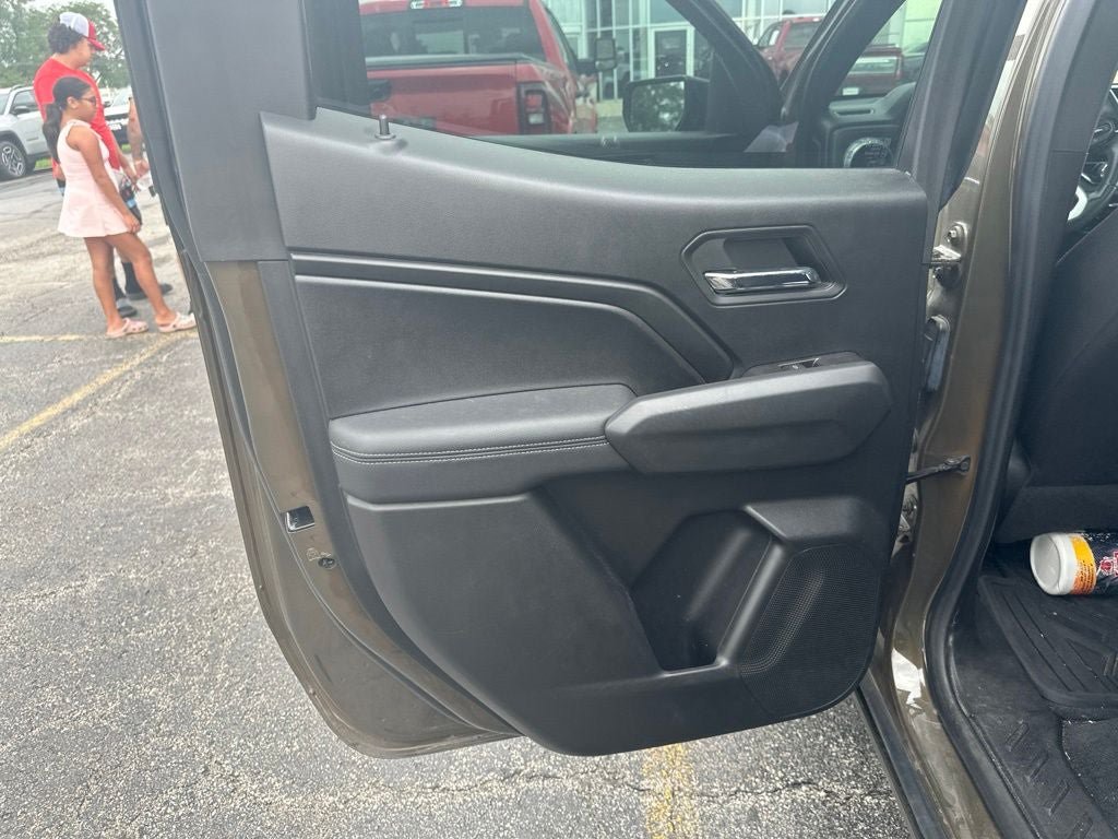 Used 2023 Chevrolet Colorado LT w/ LT Convenience Package II AWD/4WD image 16