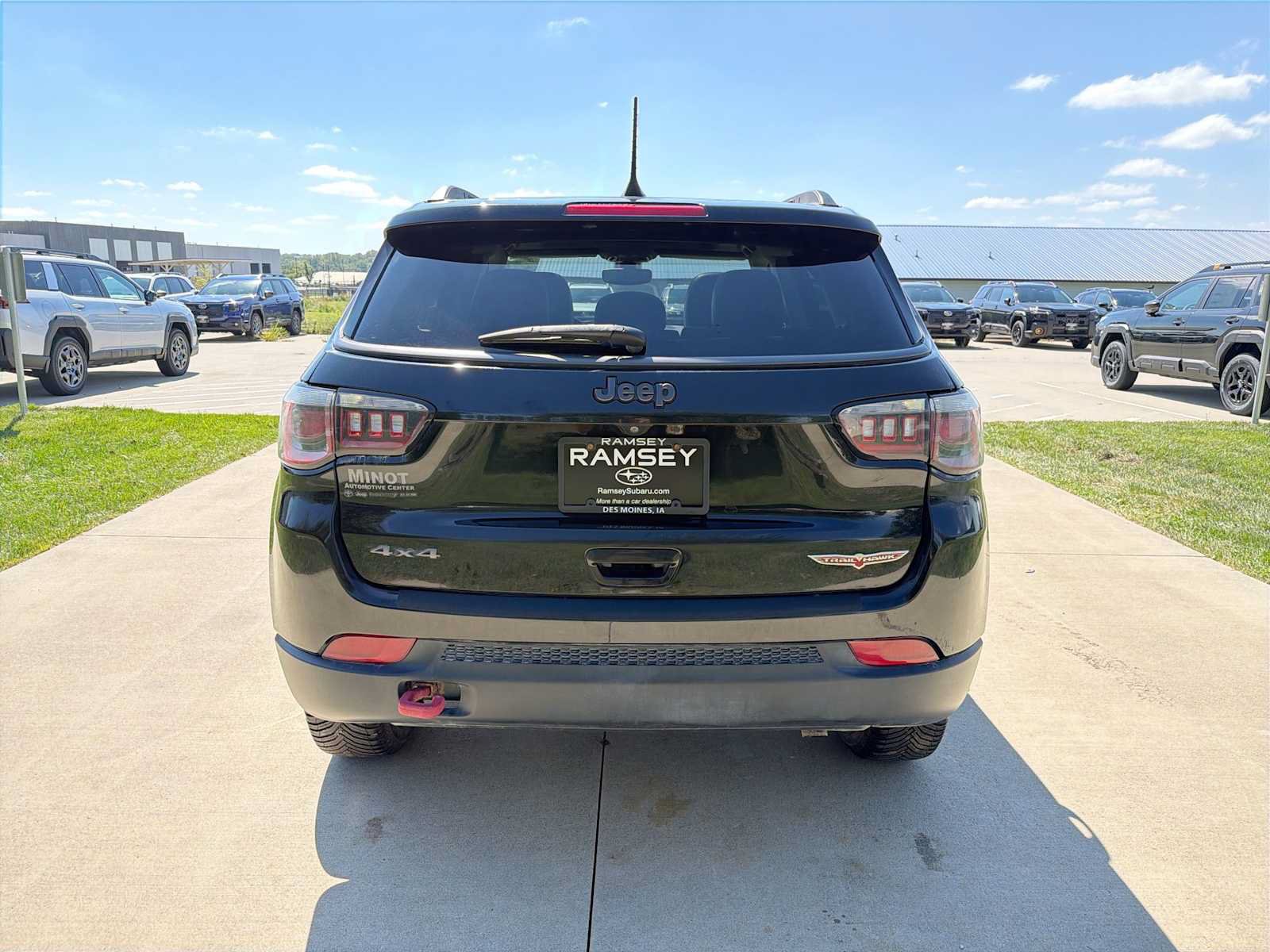 Used 2017 Jeep Compass Trailhawk w/ Leather Interior Group AWD/4WD image 5