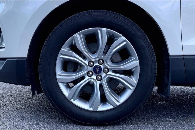 Used 2020 Ford Edge Titanium AWD/4WD image 8