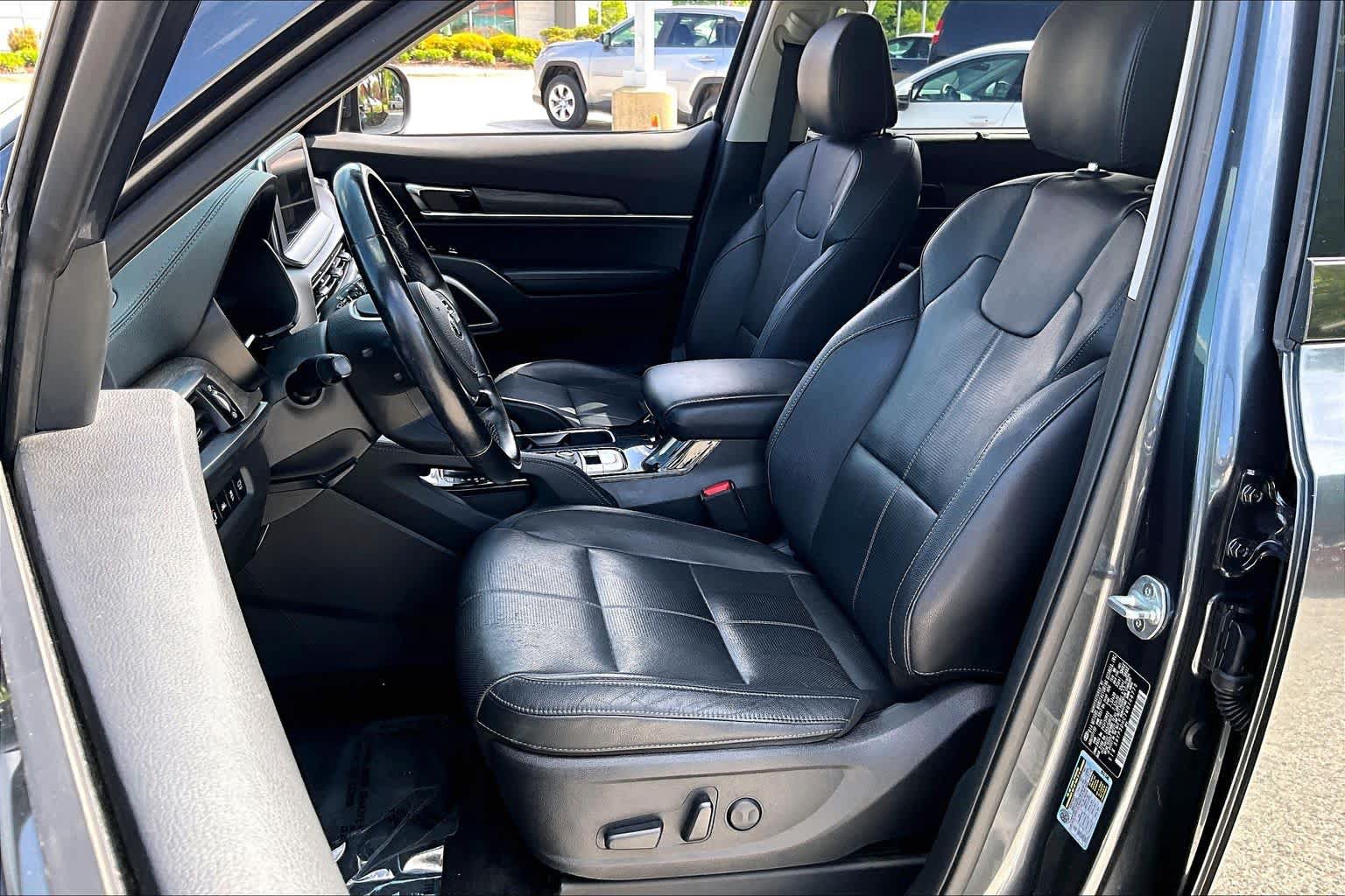 Used 2021 Kia Telluride EX w/ EX Premium Package AWD/4WD image 14