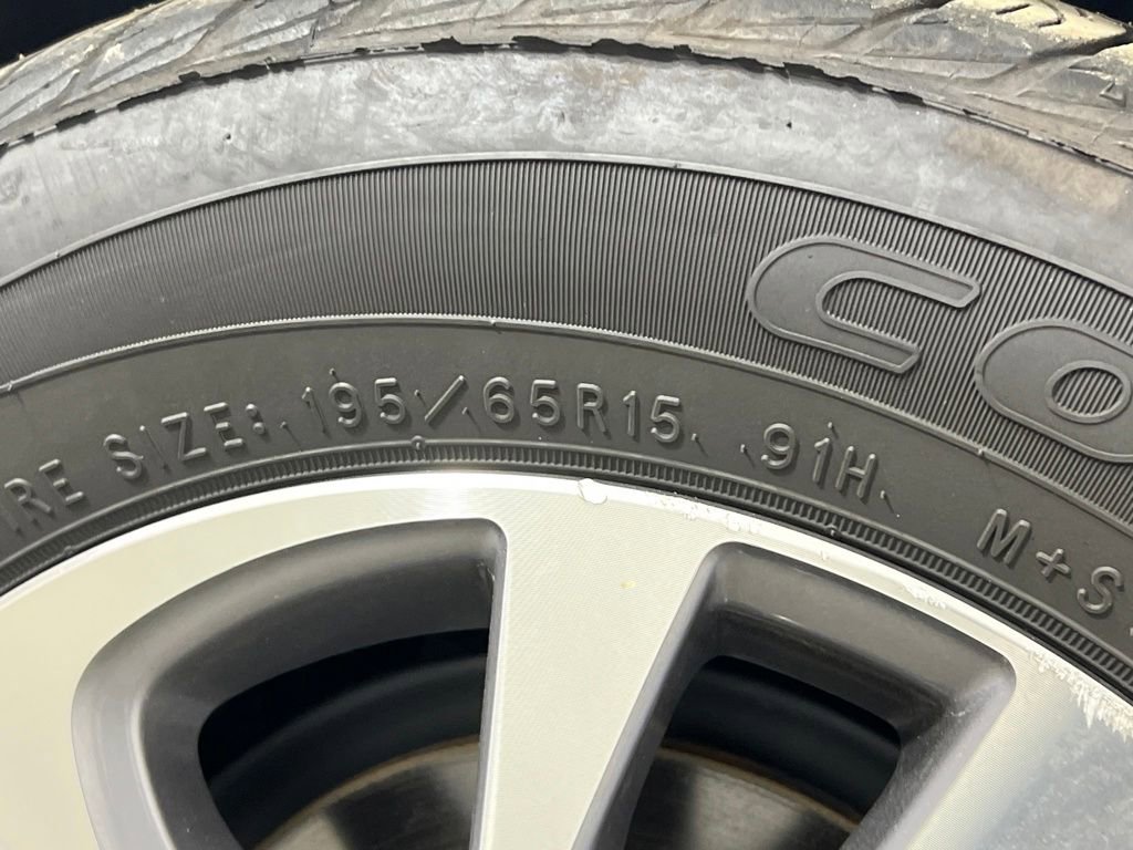 Used 2022 Toyota Prius XLE w/ Premium Convenience Package image 43