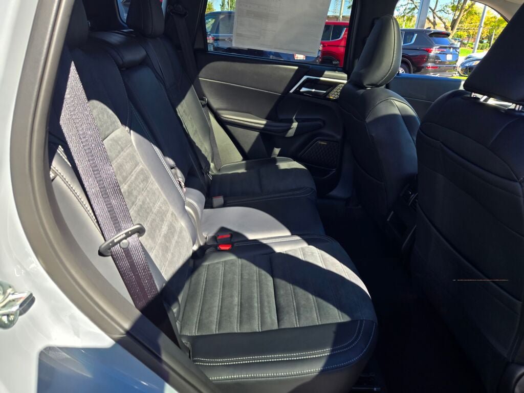 New 2026 Mitsubishi Outlander SE AWD/4WD image 7