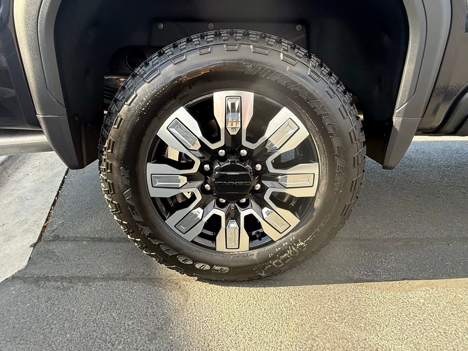 New 2026 GMC Sierra 2500 Denali w/ Denali Reserve Package image 4