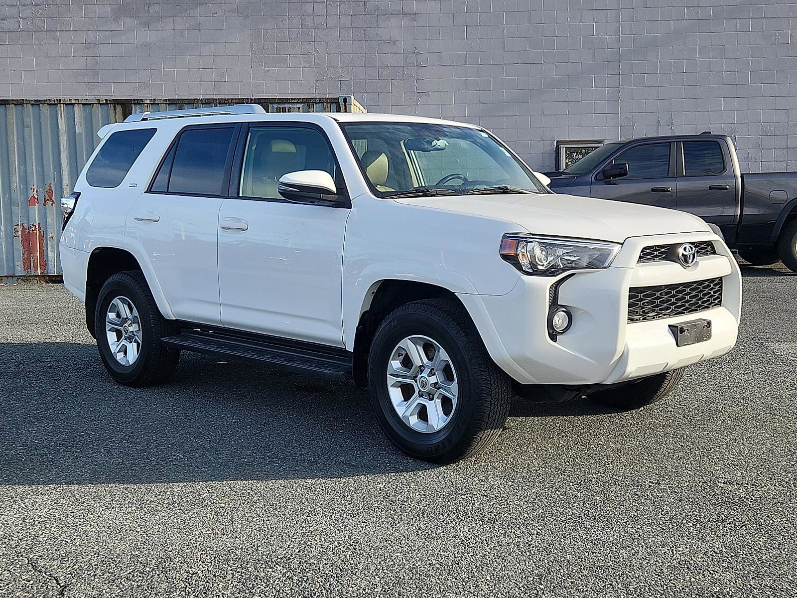 Used 2018 Toyota 4Runner SR5 Premium image 3