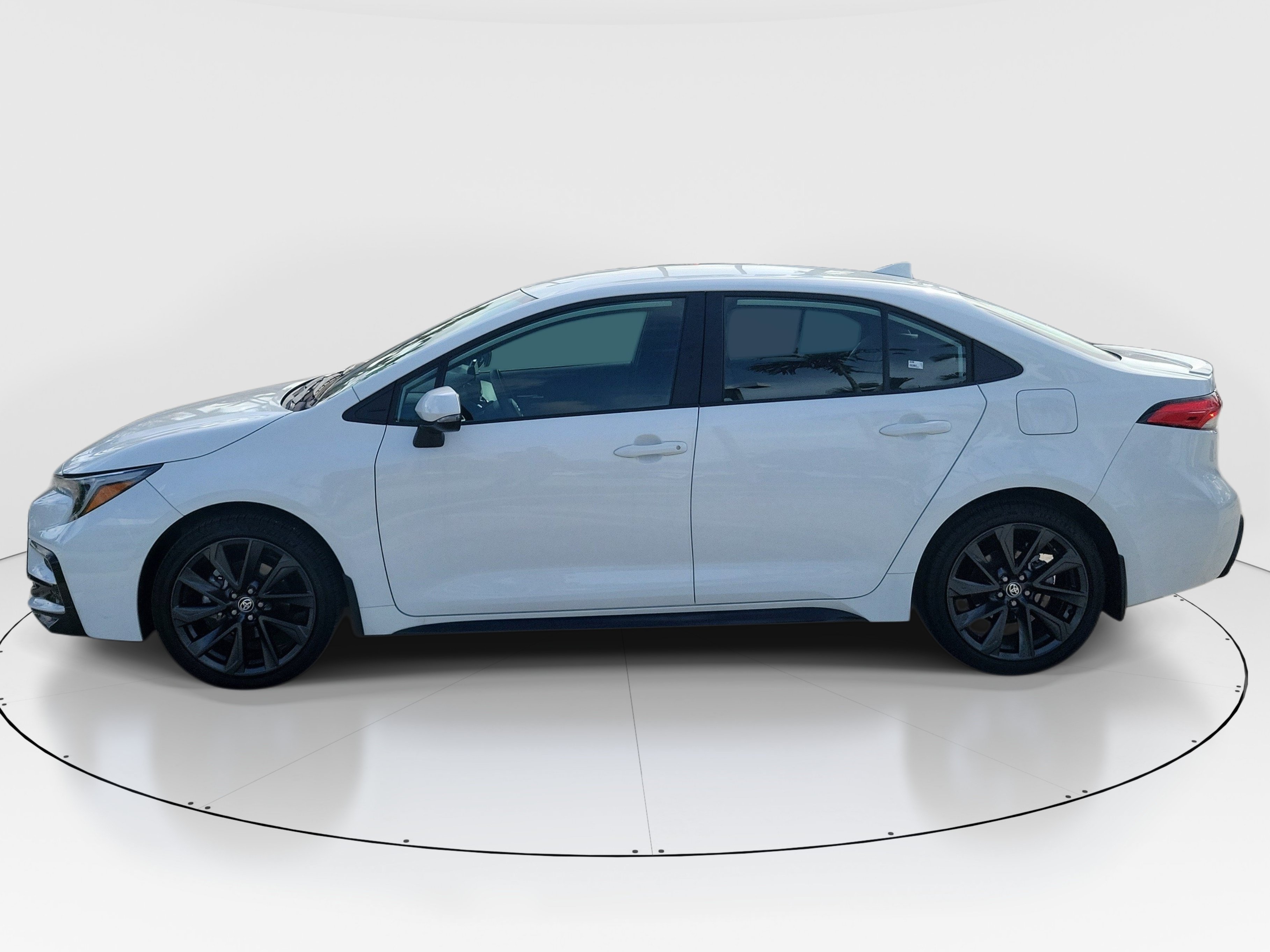 Certified 2026 Toyota Corolla SE FWD image 4