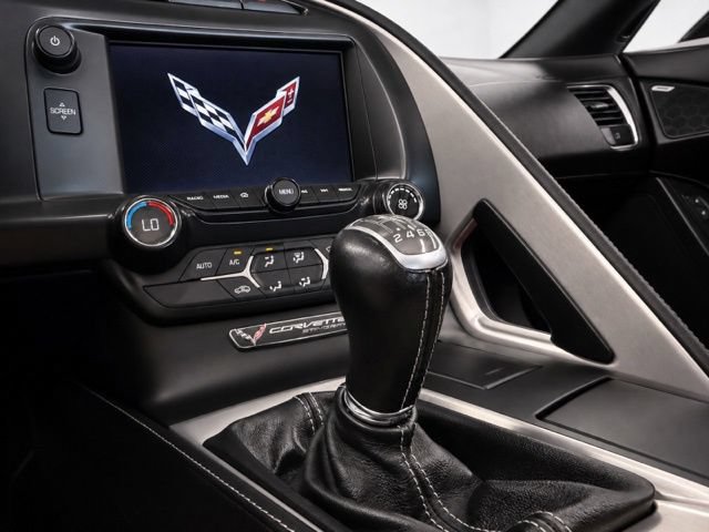 Used 2017 Chevrolet Corvette Stingray Coupe w/ Carbon Flash Badge Package RWD image 23