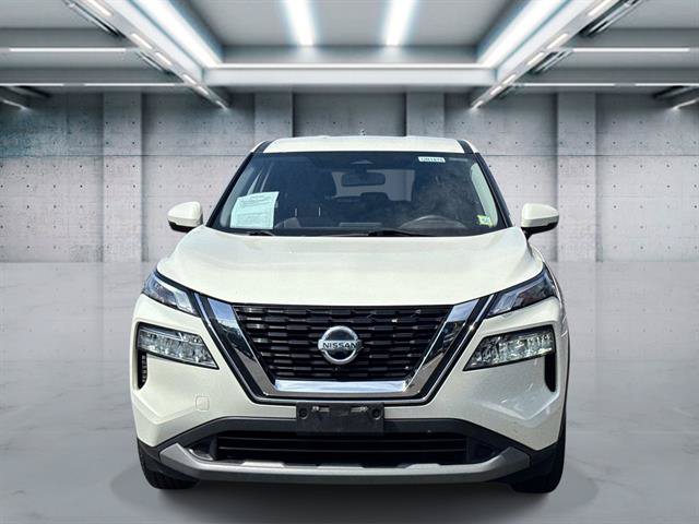 Used 2021 Nissan Rogue SV AWD/4WD image 2