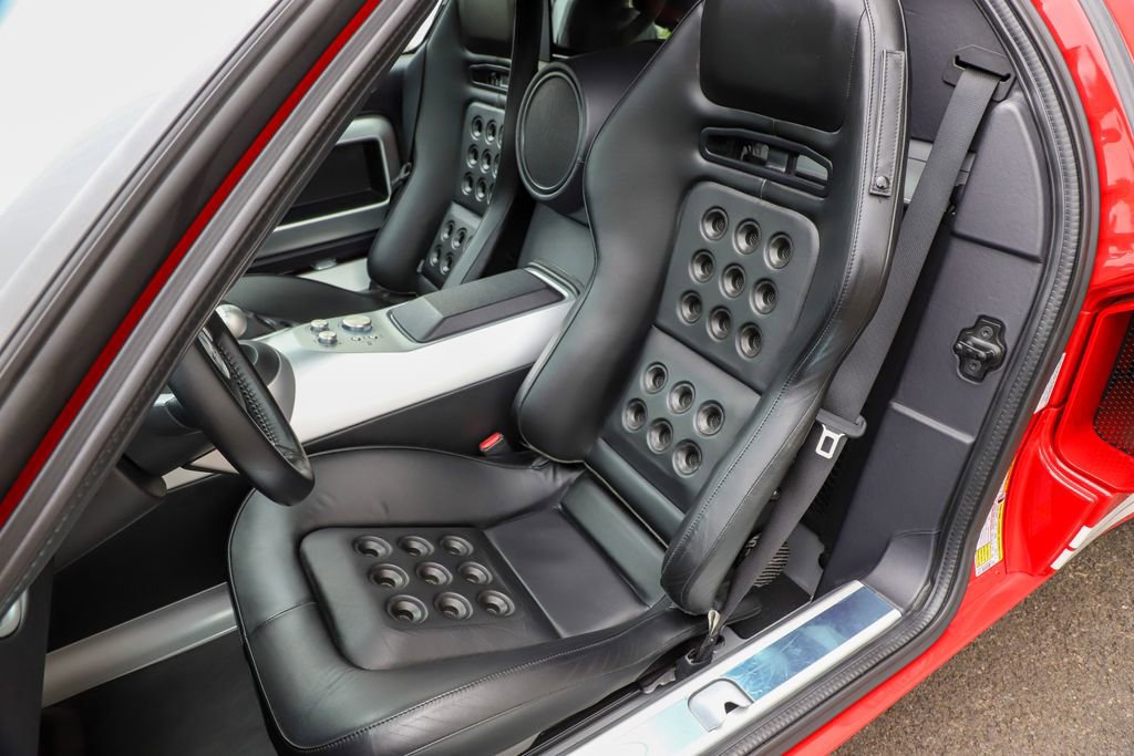 Used 2006 Ford GT RWD image 9
