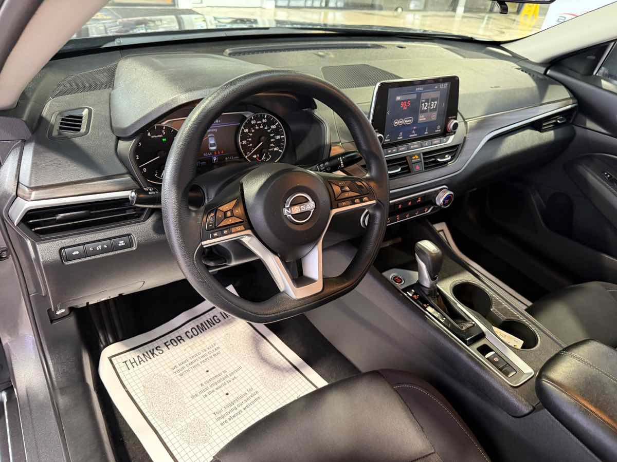 Used 2025 Nissan Altima 2.5 SV AWD/4WD image 31