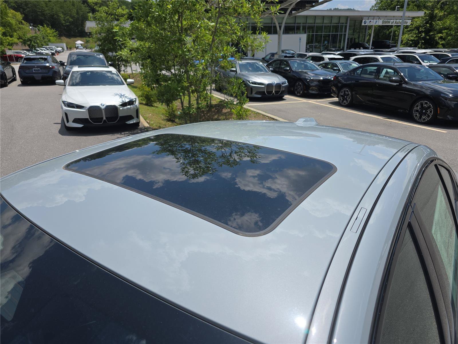 New 2027 BMW i5 xDrive40 w/ M Sport Package AWD/4WD image 11