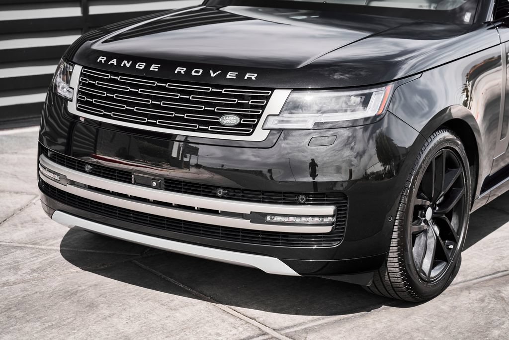Used 2025 Land Rover Range Rover Long Wheelbase SE AWD/4WD image 6