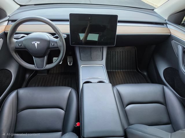 Used 2025 Tesla Model Y Long Range AWD/4WD image 2