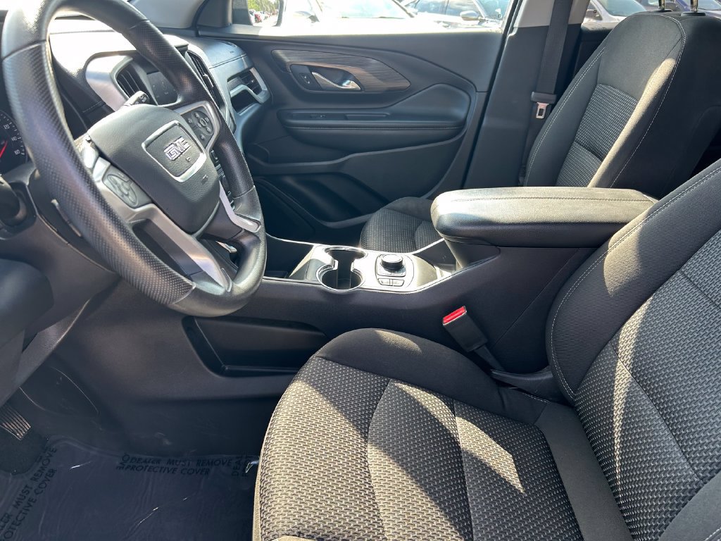 Used 2024 GMC Terrain SLE w/ Driver Convenience Package FWD image 11