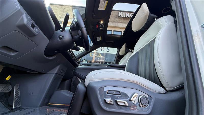 Used 2024 Kia EV9 GT-Line image 12