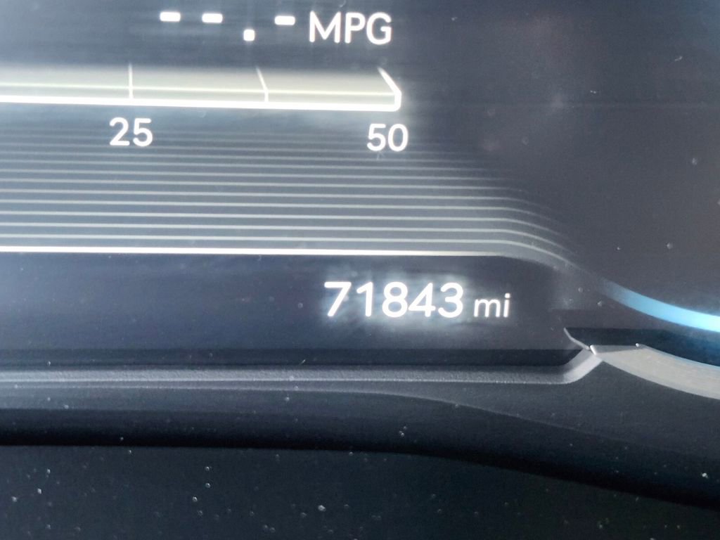 Used 2023 Genesis G70 3.3T w/ Sport Prestige Package image 26