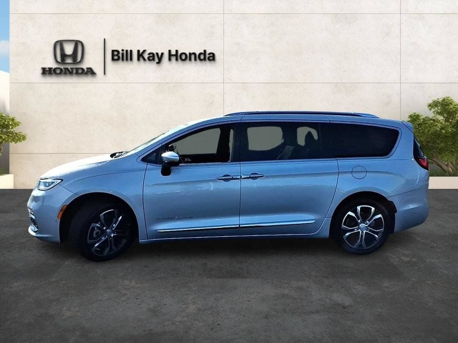 Used 2026 Chrysler Pacifica Pinnacle FWD image 6