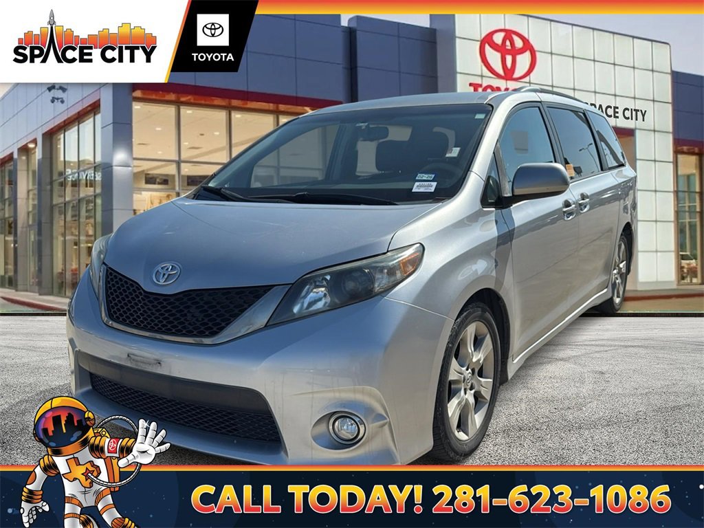 Used 2012 Toyota Sienna SE