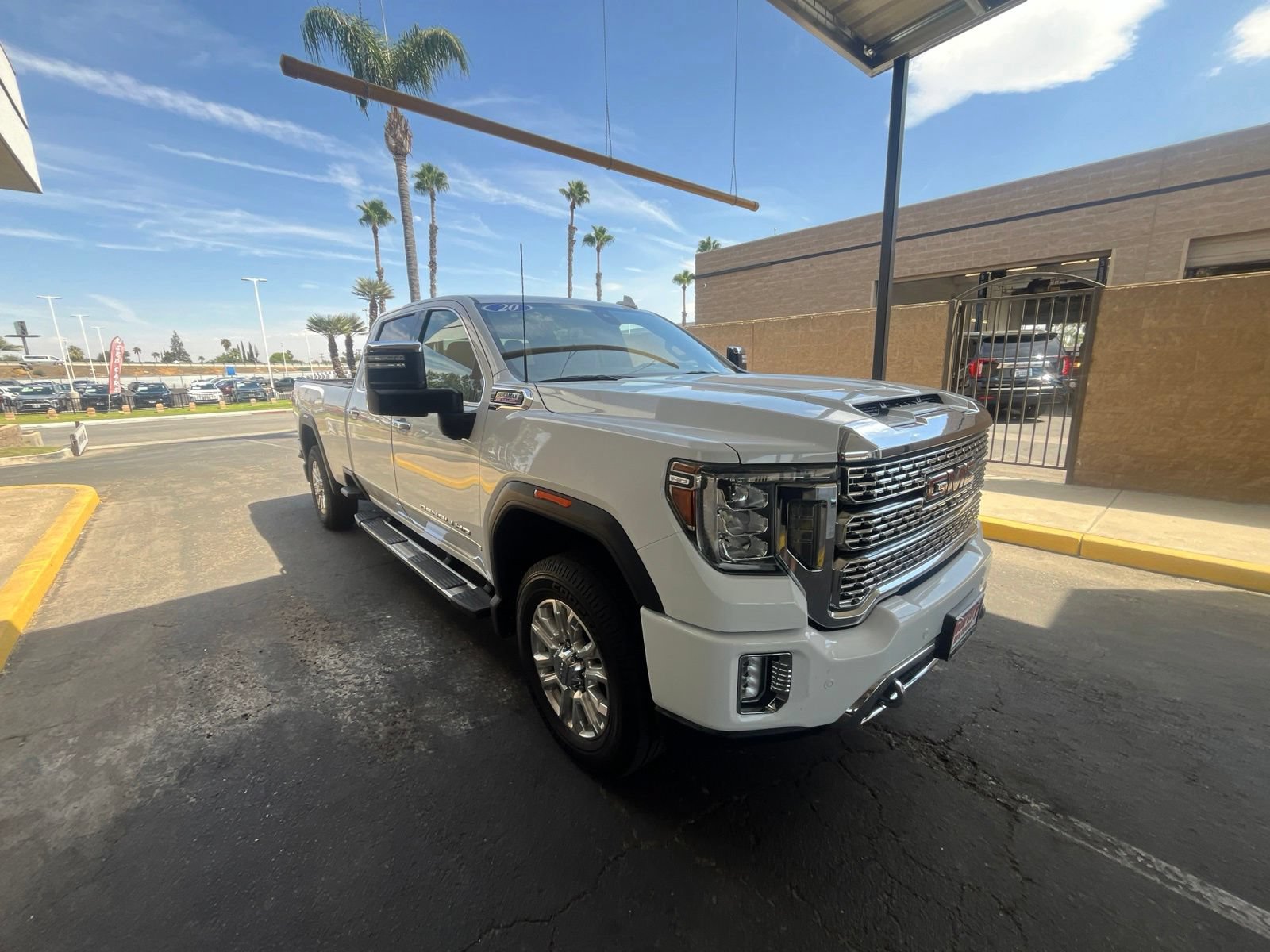 Certified 2020 GMC Sierra 2500 Denali w/ Denali Ultimate Package AWD/4WD image 3