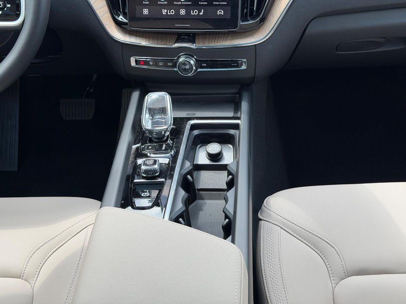 New 2026 Volvo XC60 T8 Plus w/ Climate Package AWD/4WD image 8