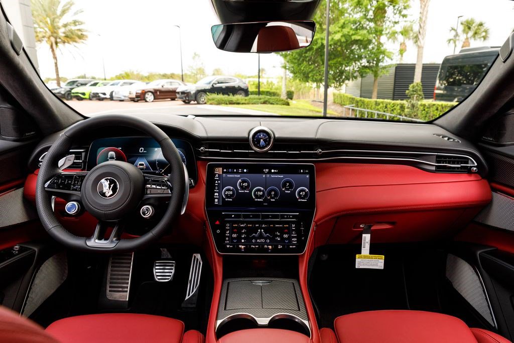 New 2026 Maserati Grecale Trofeo image 18