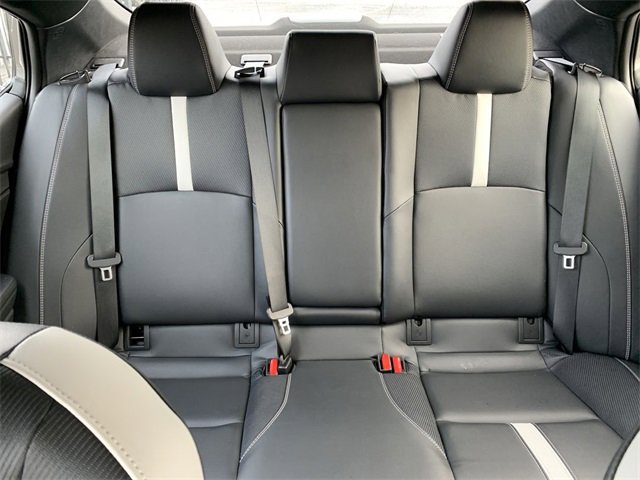 Used 2025 Toyota Camry SE image 30