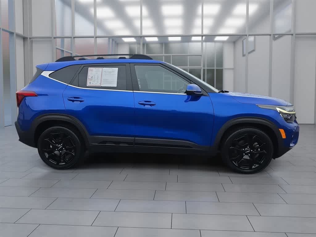 Used 2024 Kia Seltos X-Line AWD/4WD image 2
