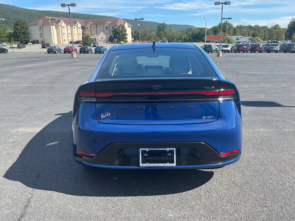 Certified 2024 Toyota Prius XLE FWD image 8