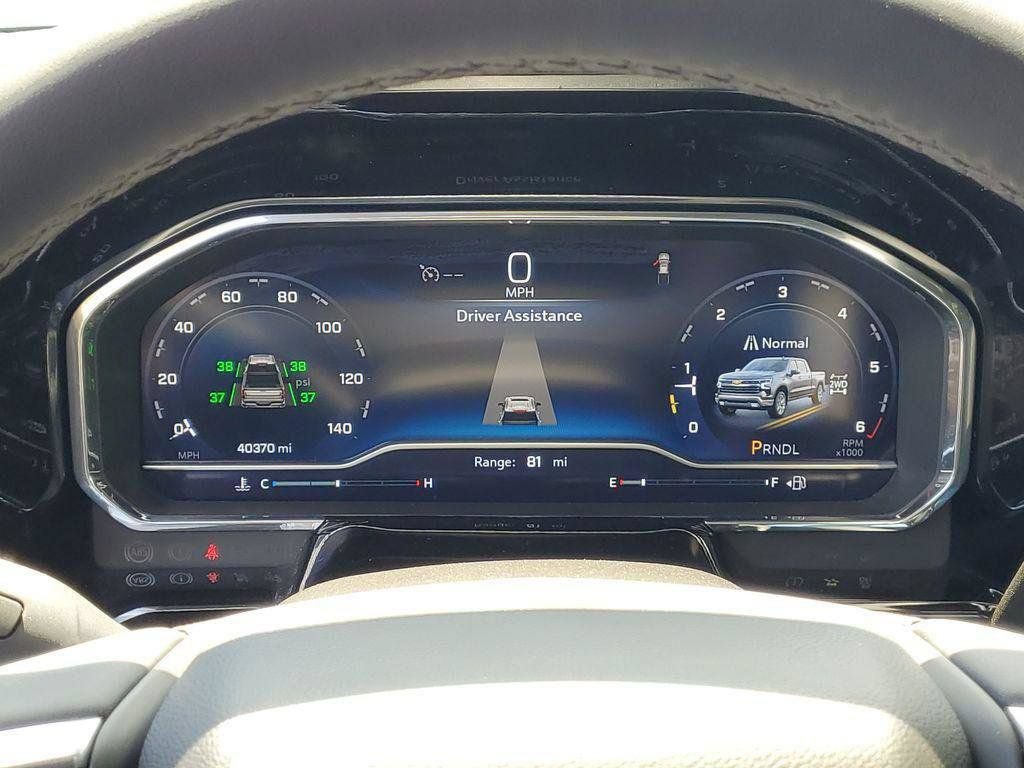 Certified 2024 Chevrolet Silverado 1500 LT AWD/4WD image 12