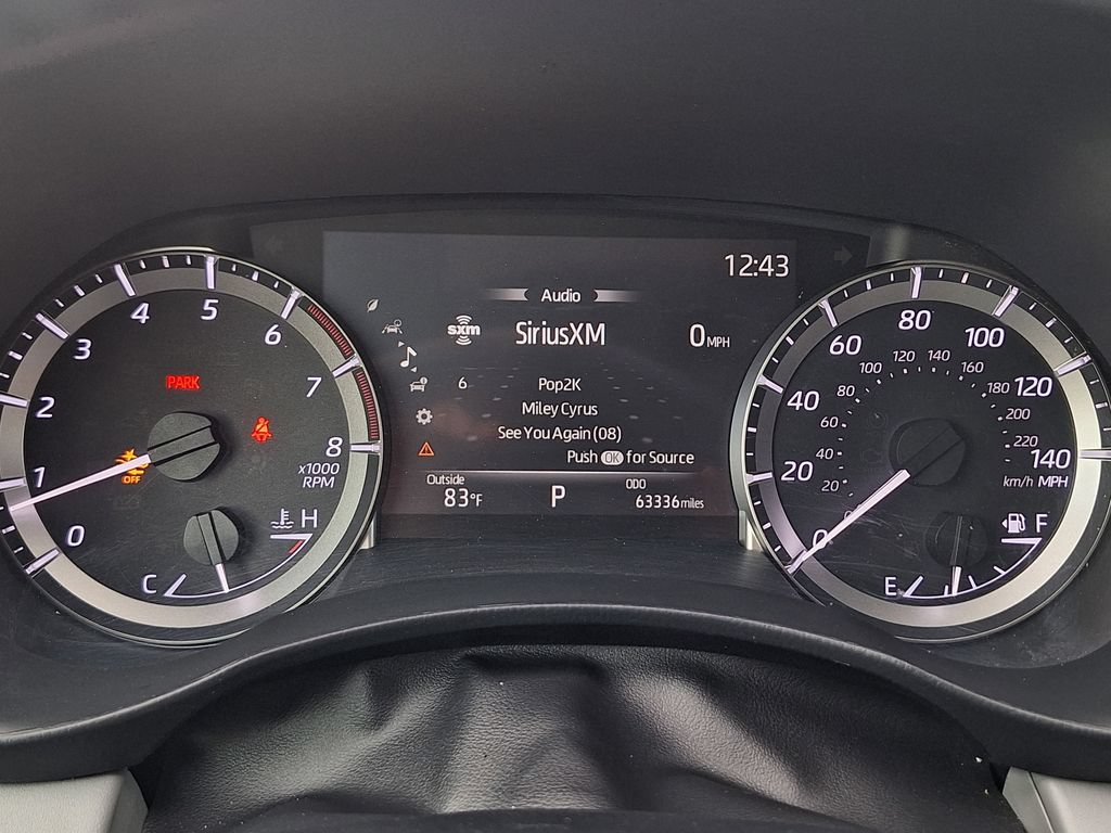 Used 2023 Toyota Highlander XLE AWD/4WD image 16