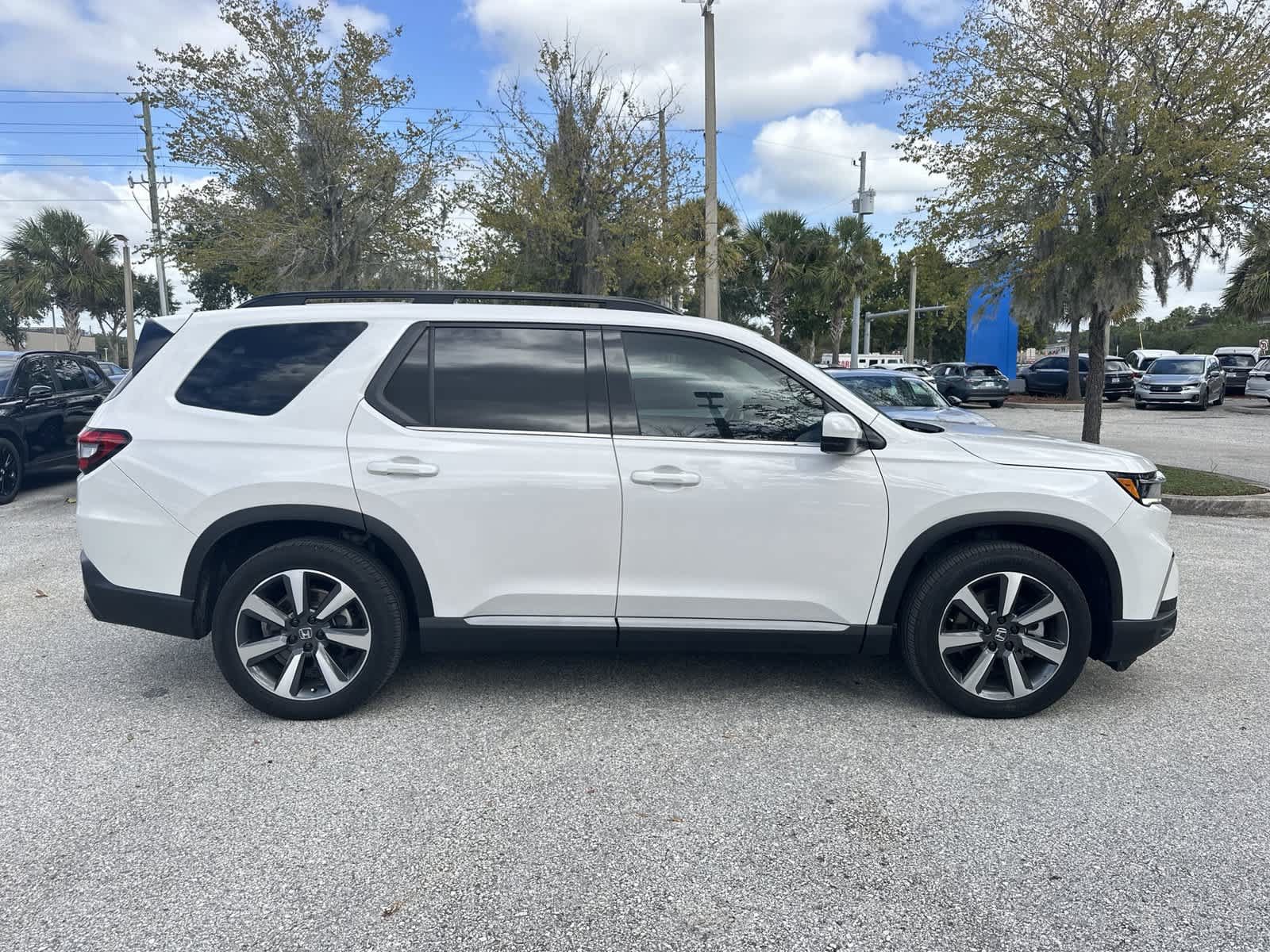 Certified 2025 Honda Pilot Touring image 7