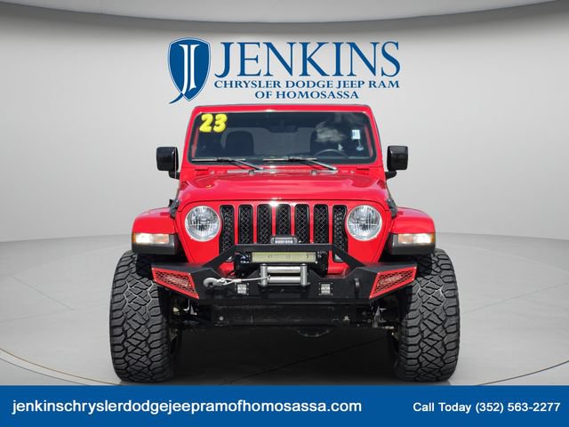 Used 2023 Jeep Gladiator Overland w/ Trailer Tow Package AWD/4WD image 12