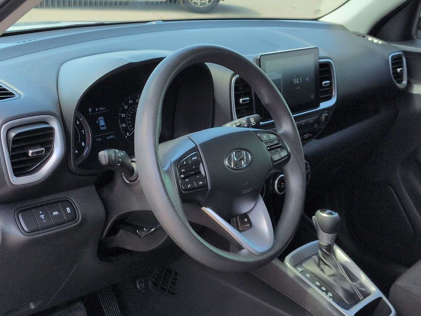 Certified 2021 Hyundai Venue SE FWD image 10