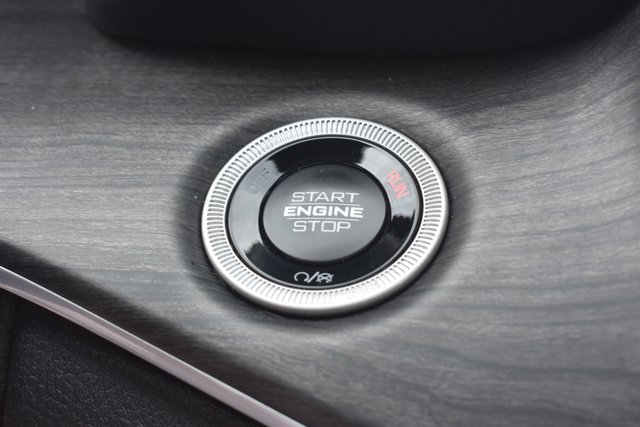 Used 2025 Jeep Grand Cherokee L Limited w/ Luxury Tech Group II image 31