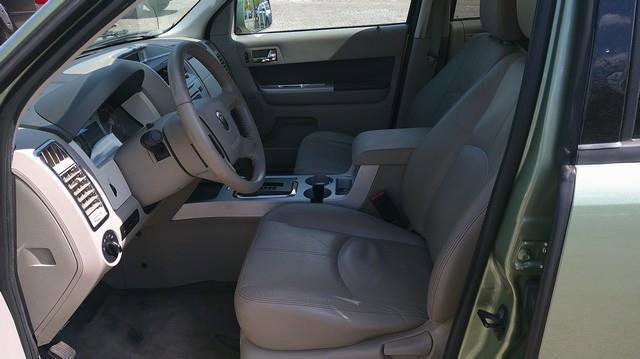 Used 2009 Mercury Mariner Premier FWD image 5