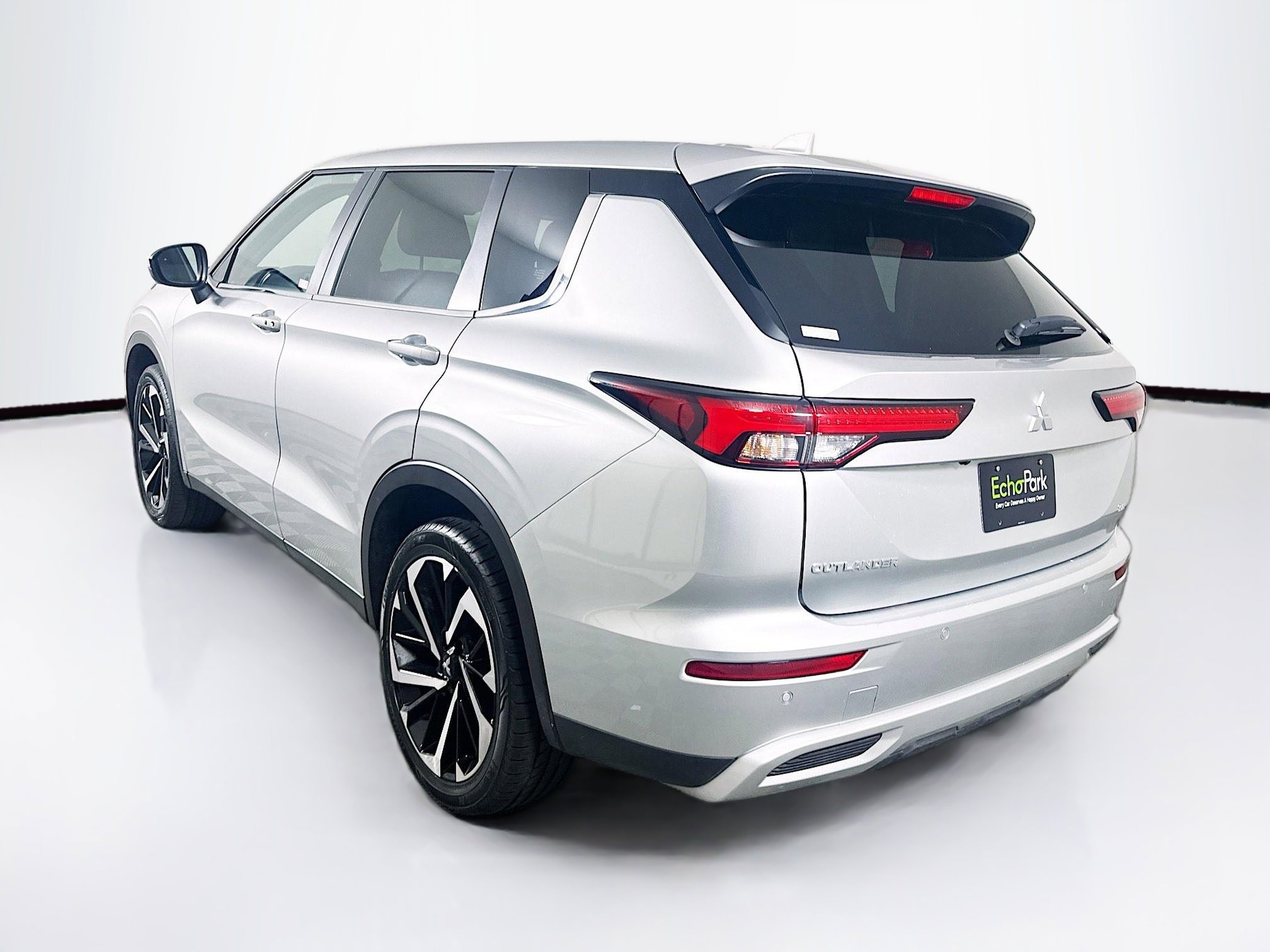 Used 2024 Mitsubishi Outlander SE image 5