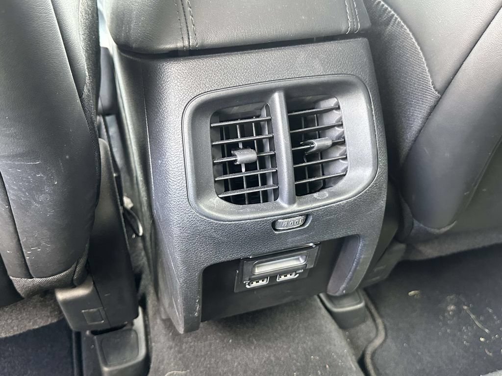 Used 2020 Jeep Cherokee Latitude Plus FWD image 12