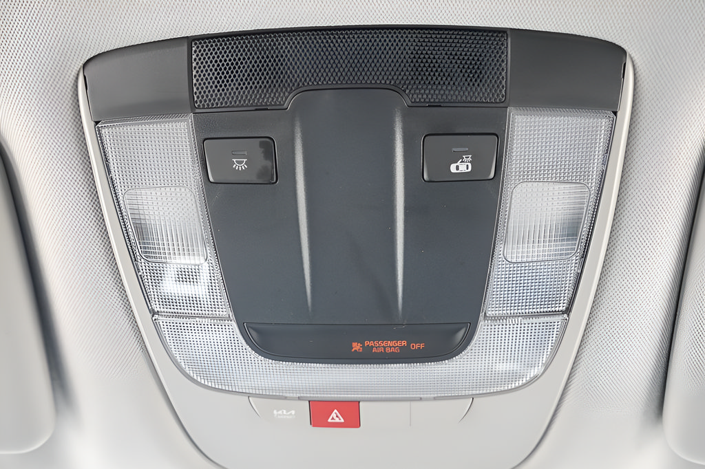 Used 2024 Kia Sportage EX AWD/4WD image 18