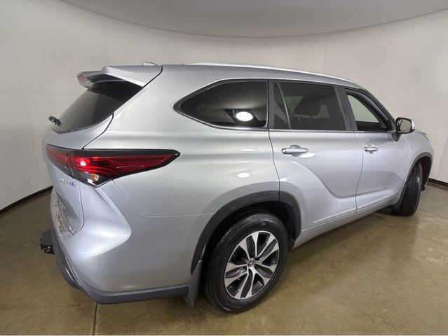Used 2023 Toyota Highlander XLE image 21
