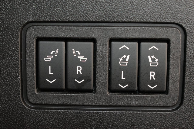 Used 2024 Cadillac XT6 Premium Luxury AWD/4WD image 16