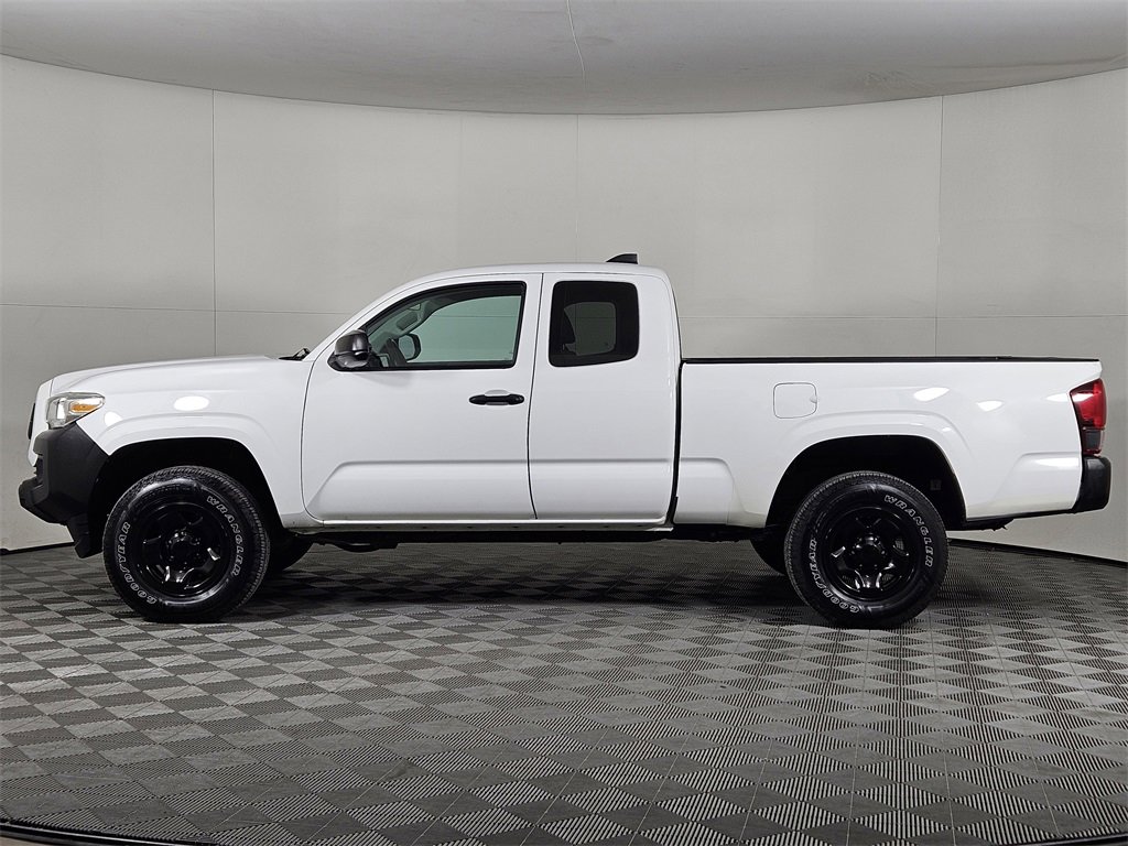 Used 2020 Toyota Tacoma SR image 3