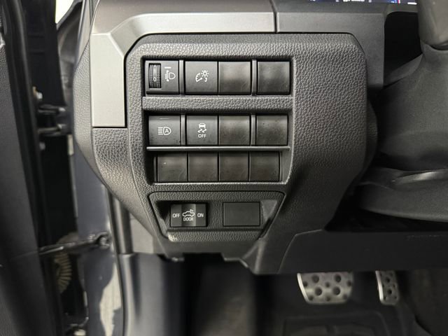 Used 2024 Toyota Tacoma TRD Sport AWD/4WD image 9