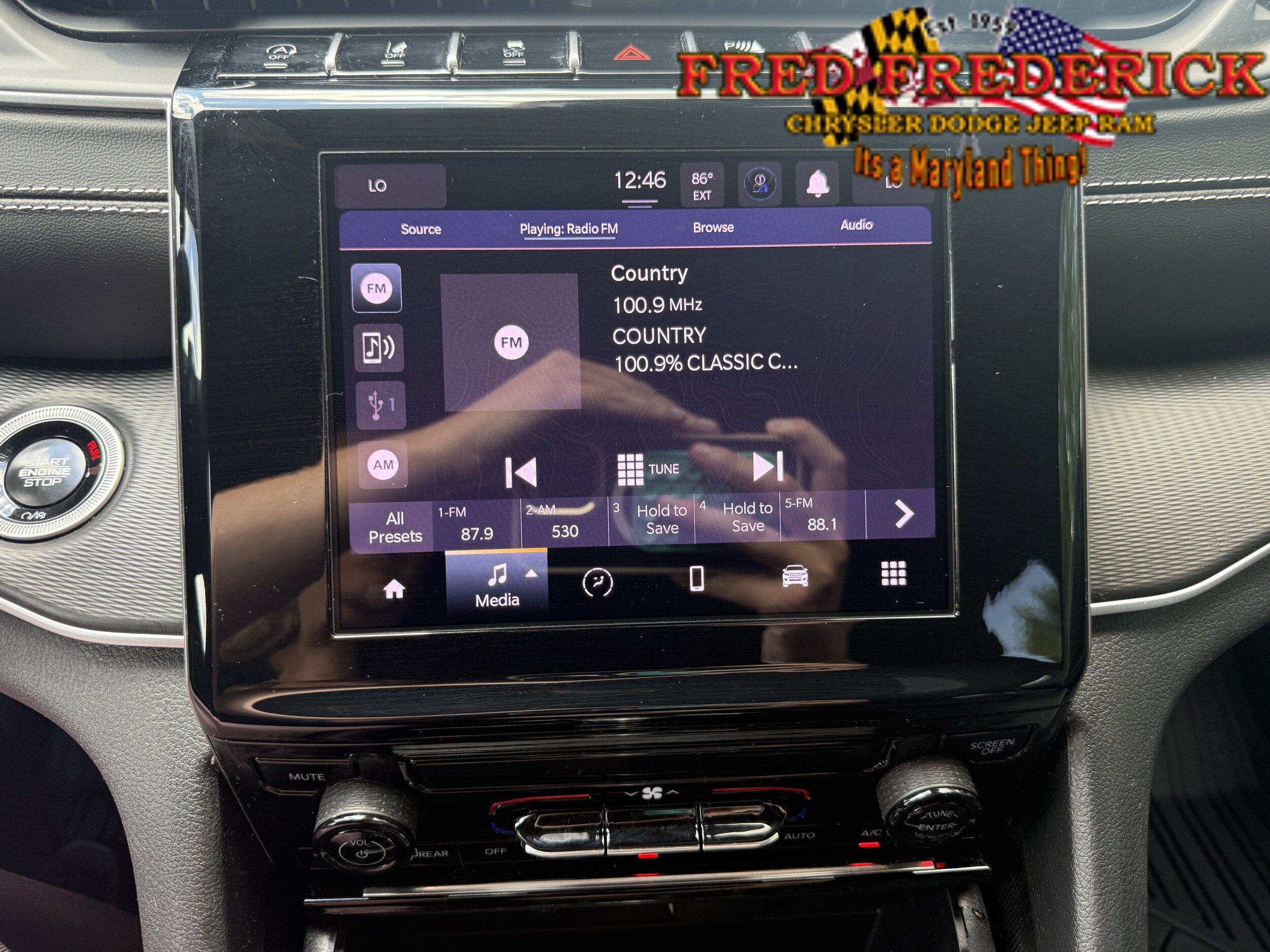 Used 2025 Jeep Grand Cherokee Laredo X w/ Trailer Tow Package AWD/4WD image 12