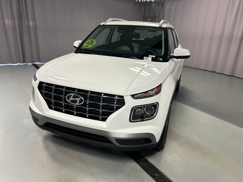 New 2026 Hyundai Venue SEL FWD image 2