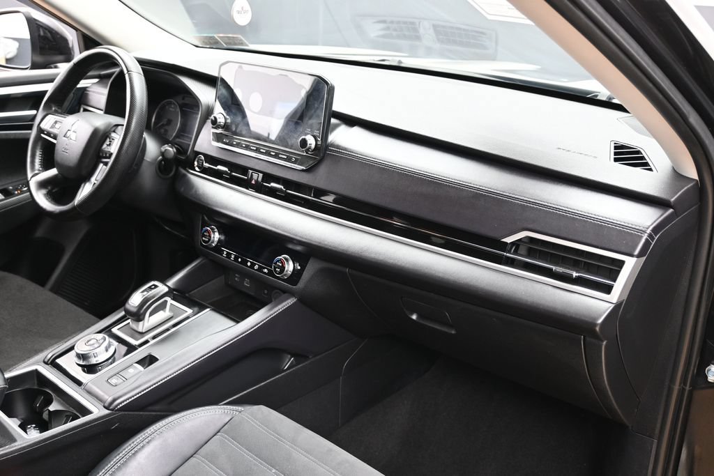 Used 2022 Mitsubishi Outlander SE FWD image 37