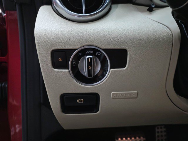 Used 2019 Mercedes-Benz SLC 300 image 28