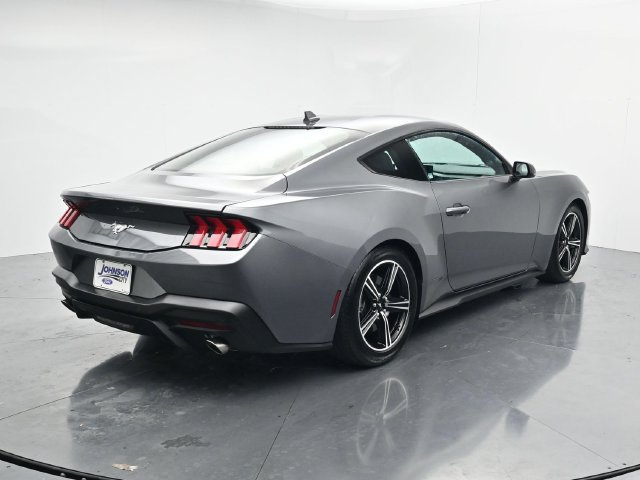 Certified 2024 Ford Mustang Coupe RWD image 9