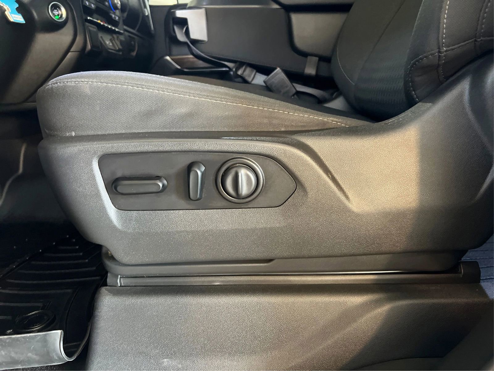 Used 2021 Chevrolet Silverado 1500 LT w/ Bed Protection Package image 19