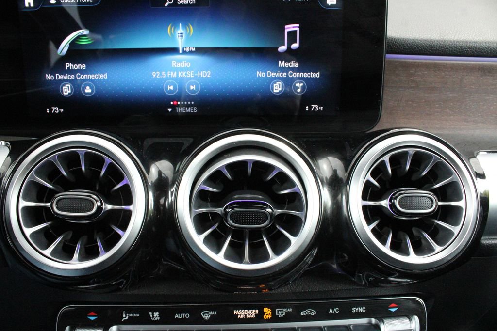 Used 2022 Mercedes-Benz GLB 250 4MATIC image 34