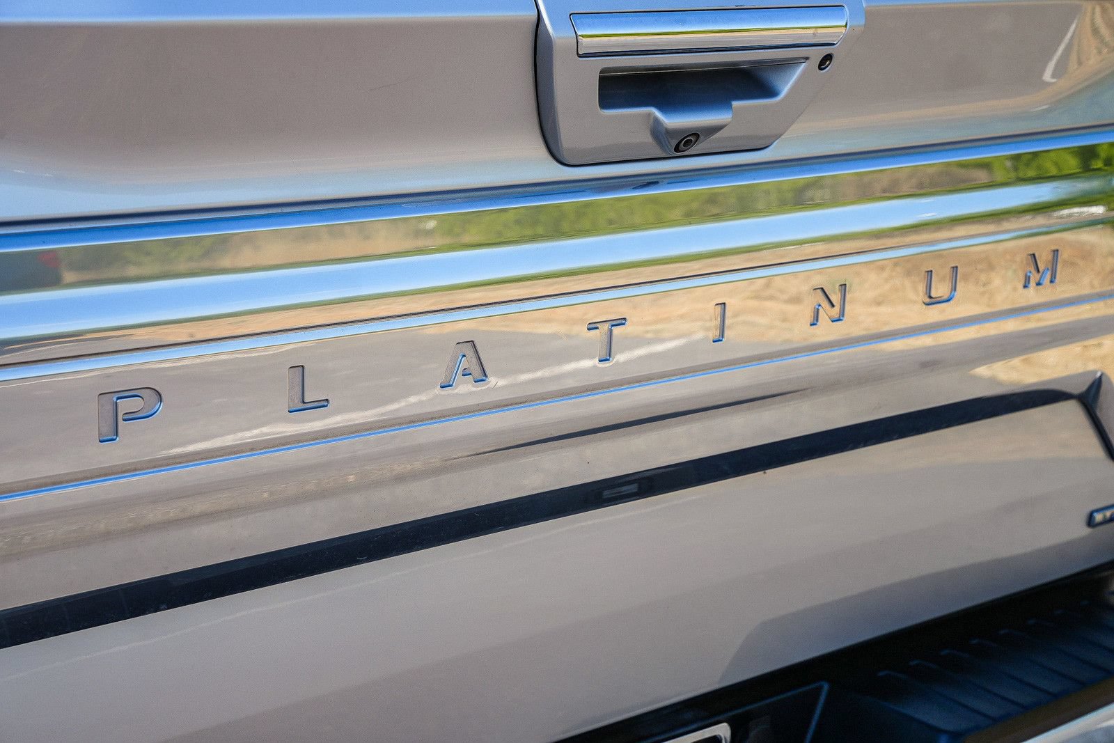 Used 2018 Ford F150 Platinum w/ Equipment Group 701A Luxury AWD/4WD image 12
