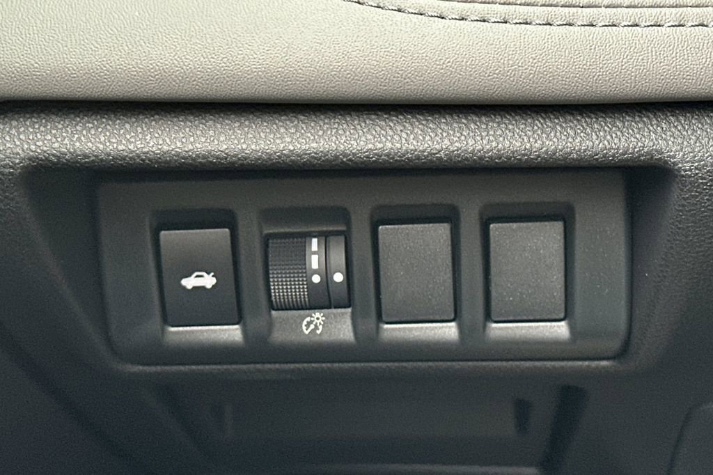 Used 2025 Subaru Legacy Limited image 30